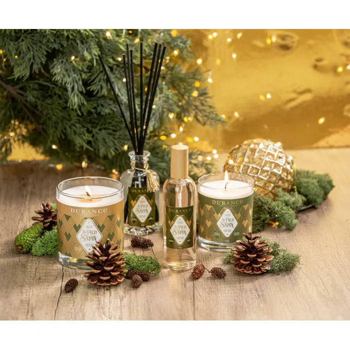 BOUGIE PARFUMÉE AVEC UNE MÈCHE EN BOIS SOUS LE PIN (280G) DURANCE