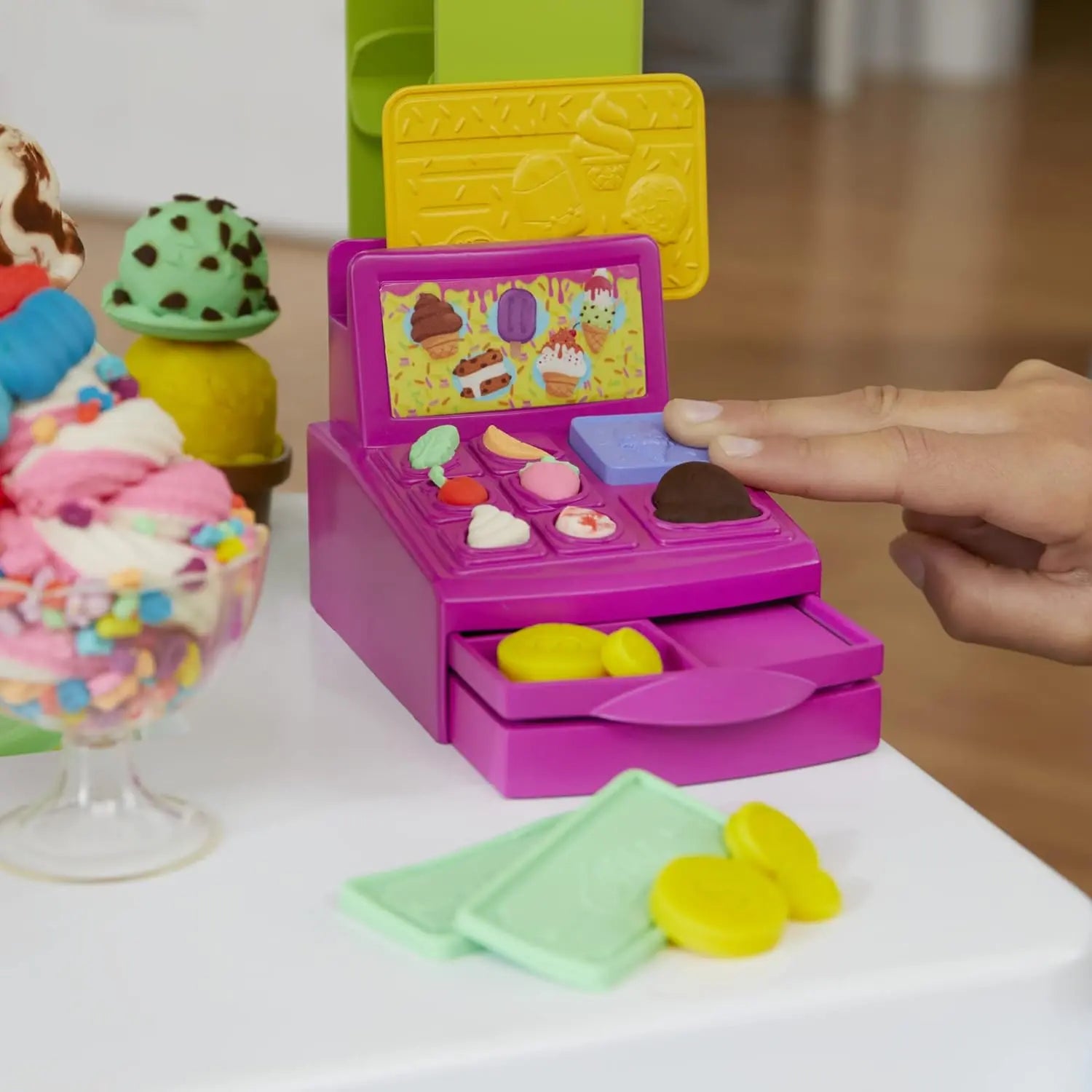 Camion de glace géant Play-Doh TECIN HOLDING