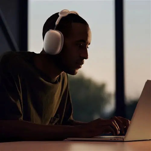 Headphones Casque Apple AirPods Max à réduction de bruit active Bleu ciel APPLE
