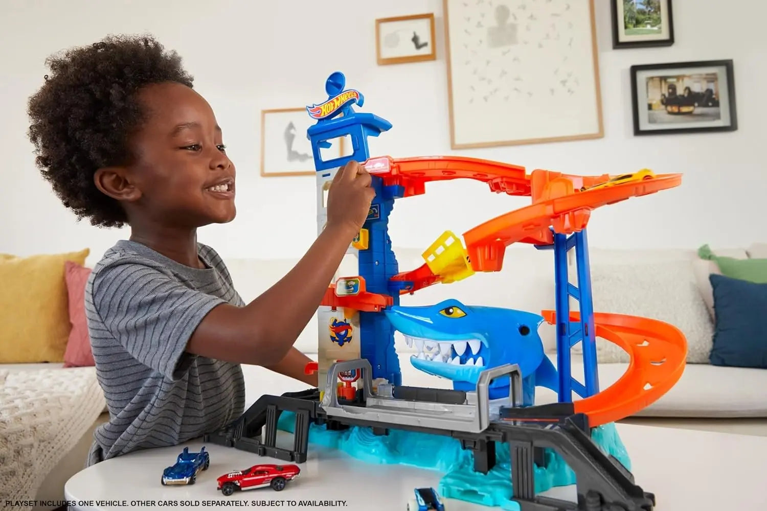 jouet pour enfant Hot Wheels® City Coffret L’Attaque du Requin avec 1 Voiture et Un Circuit avec créature redoutable, se connecte à d’Autres Coffrets, Jouet Enfant, Dès 4 Ans, HDP06 Hot Wheels